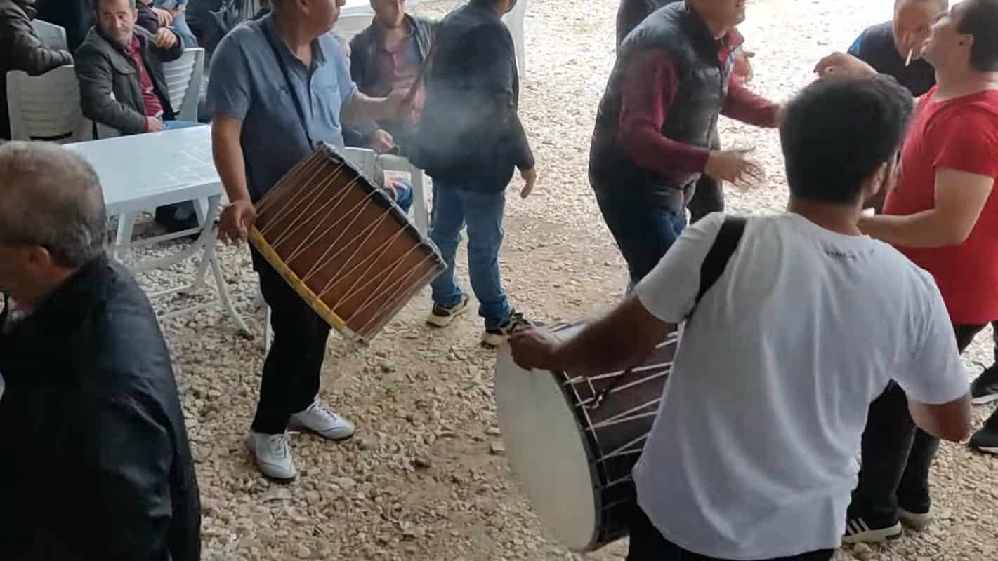 Davul Zurna Hizmeti İçin İletişime Geçin